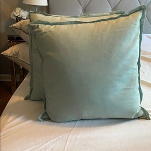 SET OF 2 BLUE THROW ACCENT PILLOWS